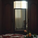 Jak Zamaskować Pęknięte Lustro W Szafie