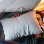 czy można zabrać poduszkę do samolotu wizzair